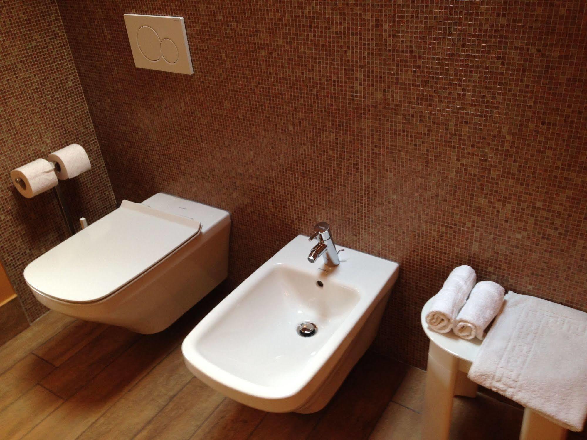 Hotel Don Abbondio Lecco Dış mekan fotoğraf